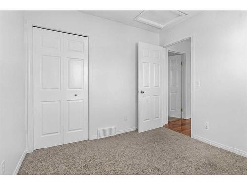 9416 Hidden Valley Drive Nw, Calgary, AB - Indoor Photo Showing Other Room