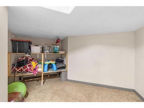 9416 Hidden Valley Drive Nw, Calgary, AB - Indoor Photo Showing Other Room