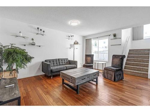 9416 Hidden Valley Drive Nw, Calgary, AB - Indoor Photo Showing Living Room