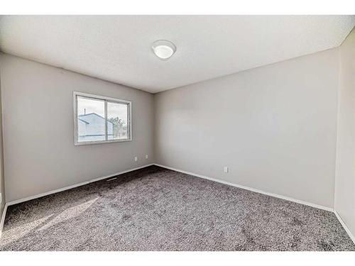 502-919 38 Street Ne, Calgary, AB - Indoor Photo Showing Other Room