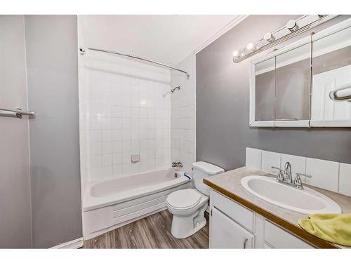 502-919 38 Street Ne, Calgary, AB - Indoor Photo Showing Bathroom