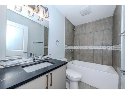 5655 Dalhousie Drive Nw, Calgary, AB - Indoor Photo Showing Bathroom