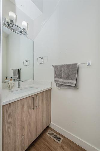 75 Saddlestone Drive Ne, Calgary, AB - Indoor Photo Showing Bathroom