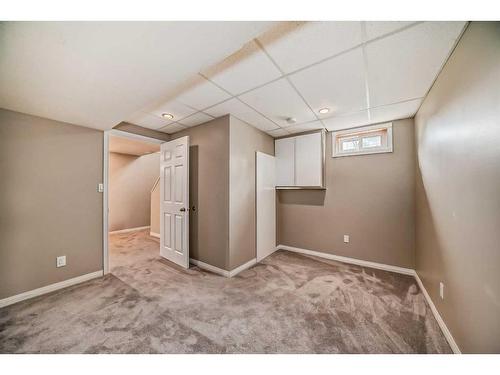 35 Whitefield Crescent Ne, Calgary, AB - Indoor