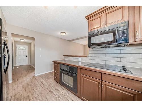 35 Whitefield Crescent Ne, Calgary, AB - Indoor Photo Showing Kitchen