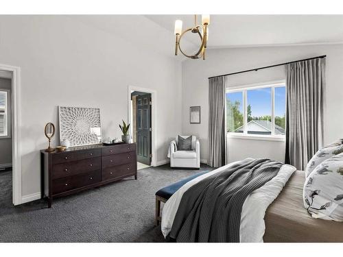 4628 Quentin Street Sw, Calgary, AB - Indoor Photo Showing Bedroom