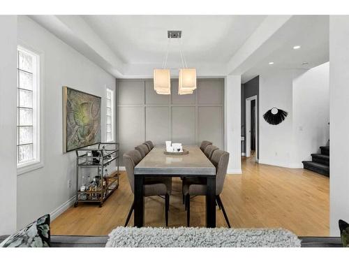 4628 Quentin Street Sw, Calgary, AB - Indoor Photo Showing Dining Room