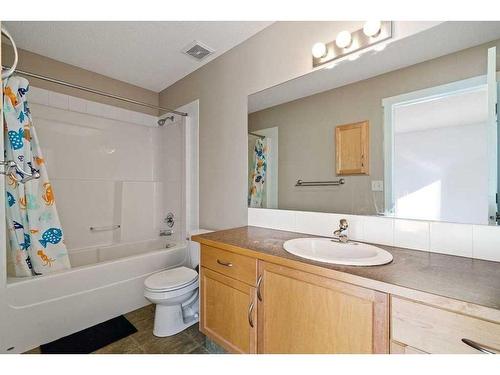 60 Rockyspring Grove Nw, Calgary, AB - Indoor Photo Showing Bathroom