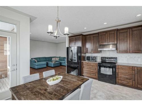 3830 Centre A Street Ne, Calgary, AB - Indoor Photo Showing Kitchen