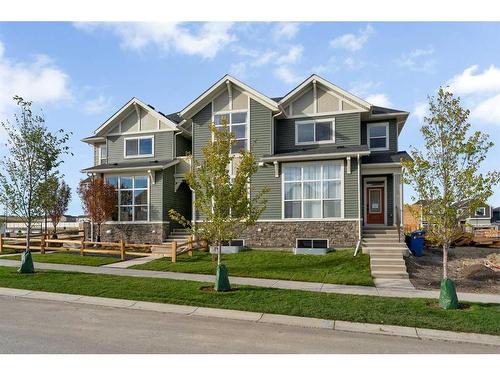 1015 Bayview Crescent Sw, Airdrie, AB - Outdoor With Facade