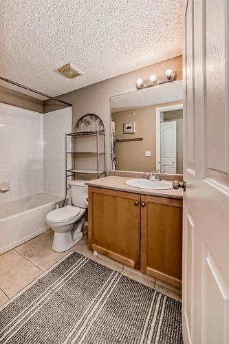 1312-2518 Fish Creek Boulevard Sw, Calgary, AB - Indoor Photo Showing Bathroom