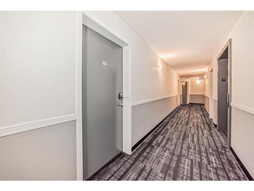 1312-2518 Fish Creek Boulevard Sw, Calgary, AB - Indoor Photo Showing Other Room