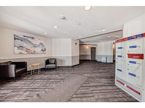 1312-2518 Fish Creek Boulevard Sw, Calgary, AB - Indoor Photo Showing Other Room