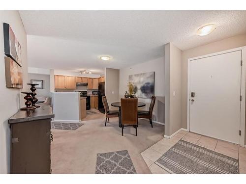 1213-2518 Fish Creek Boulevard Sw, Calgary, AB - Indoor