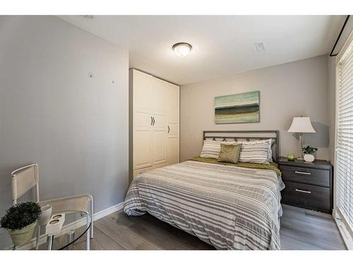 230 Arbour Ridge Park Nw, Calgary, AB - Indoor Photo Showing Bedroom