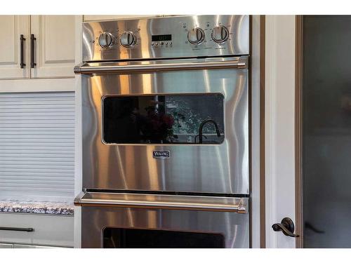 301 Lakeside Greens Crescent, Chestermere, AB - Indoor Photo Showing Kitchen