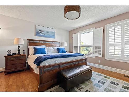 301 Lakeside Greens Crescent, Chestermere, AB - Indoor Photo Showing Bedroom