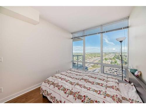 1610-3830 Brentwood Road Nw, Calgary, AB - Indoor Photo Showing Bedroom