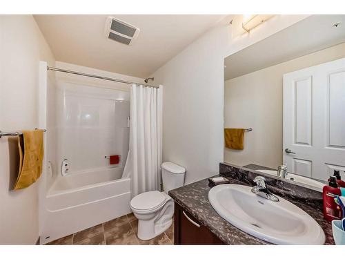 1610-3830 Brentwood Road Nw, Calgary, AB - Indoor Photo Showing Bathroom