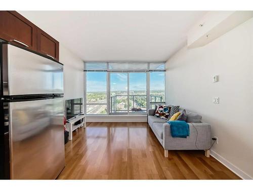 1610-3830 Brentwood Road Nw, Calgary, AB - Indoor Photo Showing Living Room