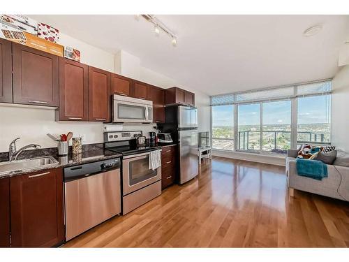 1610-3830 Brentwood Road Nw, Calgary, AB - Indoor Photo Showing Kitchen