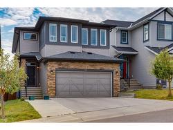 33 Sage Bluff Close NW Calgary, AB T3R 0X6