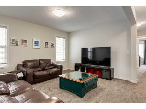 33 Sage Bluff Close Nw, Calgary, AB - Indoor Photo Showing Living Room