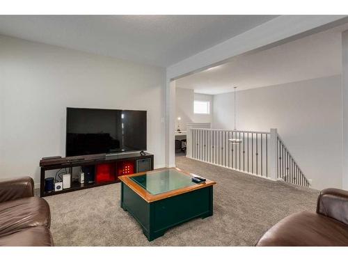 33 Sage Bluff Close Nw, Calgary, AB - Indoor Photo Showing Living Room