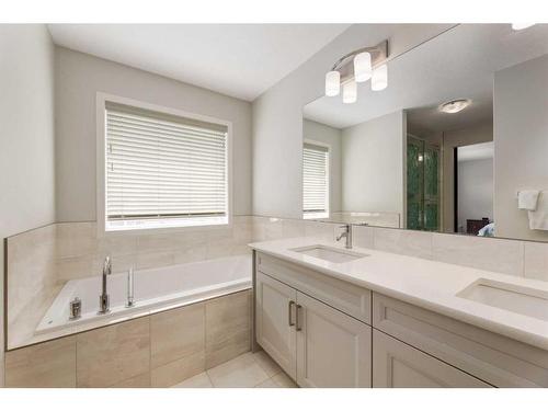 33 Sage Bluff Close Nw, Calgary, AB - Indoor Photo Showing Bathroom