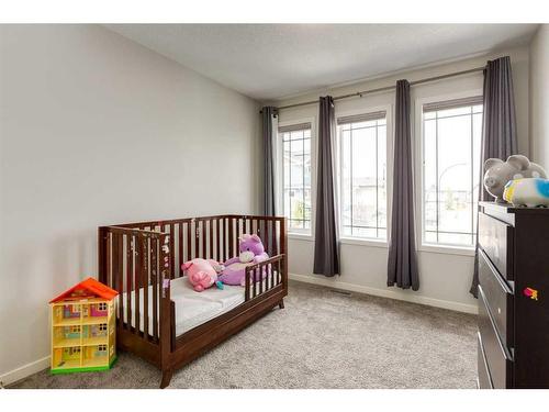 33 Sage Bluff Close Nw, Calgary, AB - Indoor Photo Showing Bedroom