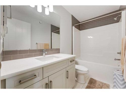 33 Sage Bluff Close Nw, Calgary, AB - Indoor Photo Showing Bathroom