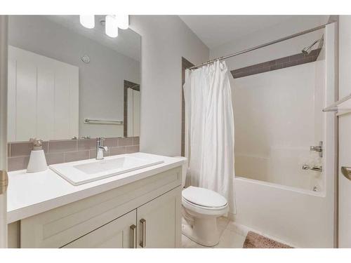 33 Sage Bluff Close Nw, Calgary, AB - Indoor Photo Showing Bathroom