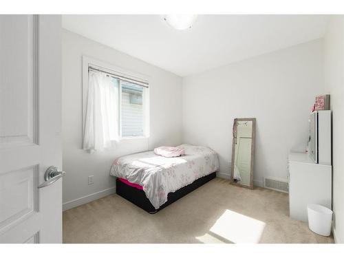 133 Brightonestone Garden Se, Calgary, AB - Indoor Photo Showing Bedroom