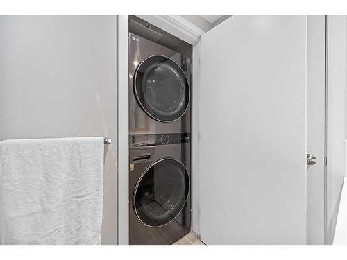 603-560 6 Avenue Se, Calgary, AB - Indoor Photo Showing Laundry Room