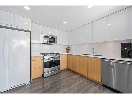 603-560 6 Avenue Se, Calgary, AB - Indoor Photo Showing Kitchen