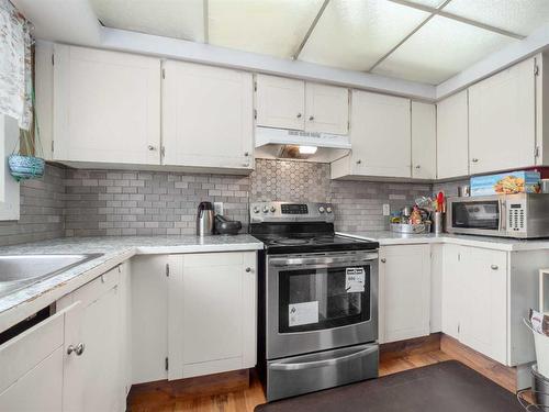 61-3705 Fonda Way Se, Calgary, AB - Indoor Photo Showing Kitchen