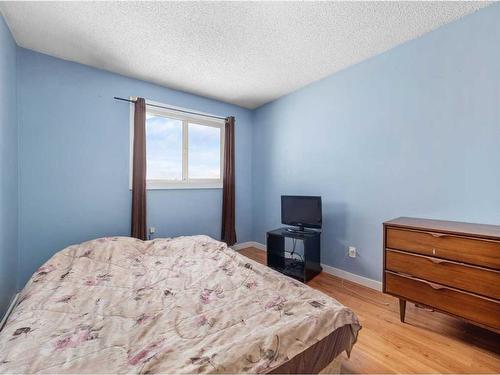 61-3705 Fonda Way Se, Calgary, AB - Indoor Photo Showing Bedroom