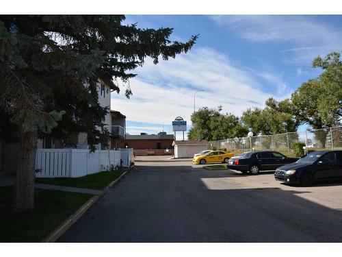 61-3705 Fonda Way Se, Calgary, AB - Outdoor