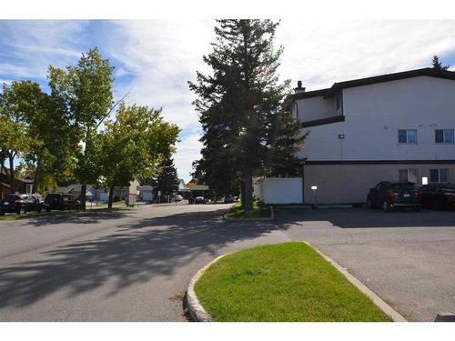 61-3705 Fonda Way Se, Calgary, AB - Outdoor