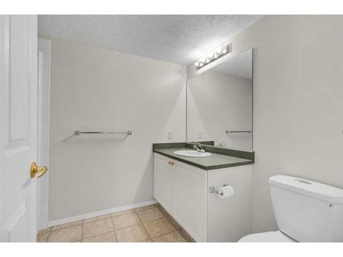 3323-3000 Millrise Point Sw, Calgary, AB - Indoor Photo Showing Bathroom