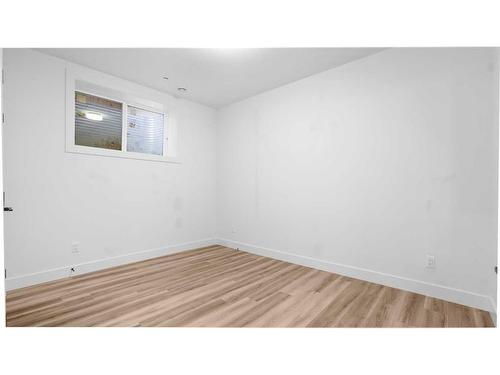 336 33 Avenue Ne, Calgary, AB - Indoor Photo Showing Other Room