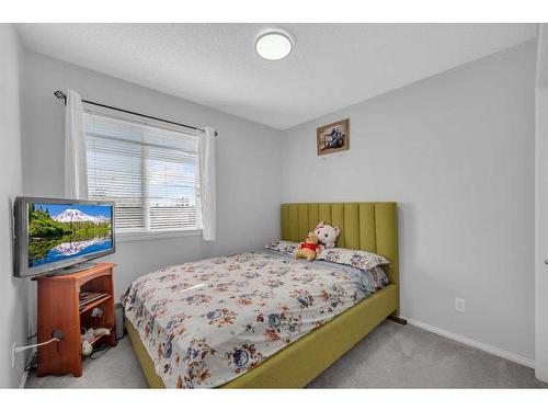 14 Taravista Gardens Ne, Calgary, AB - Indoor Photo Showing Bedroom