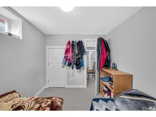 14 Taravista Gardens Ne, Calgary, AB - Indoor Photo Showing Bedroom