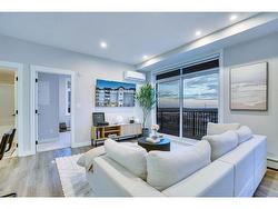 503-30 Sage Hill Walk NW Calgary, AB T3R 2A9