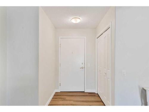 113-5000 Somervale Court Sw, Calgary, AB - Indoor Photo Showing Other Room