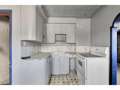 4405 17 Avenue Se, Calgary, AB - Indoor Photo Showing Laundry Room