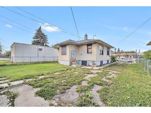 4405 17 Avenue Se, Calgary, AB - Outdoor