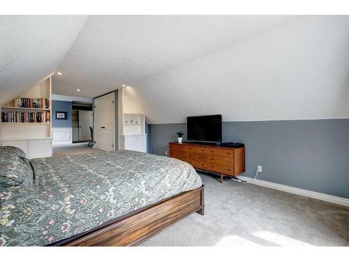 812 Lake Placid Drive Se, Calgary, AB - Indoor Photo Showing Bedroom