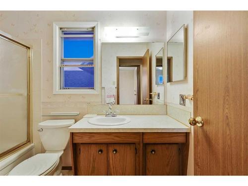 356 Whitworth Way Ne, Calgary, AB - Indoor Photo Showing Bathroom