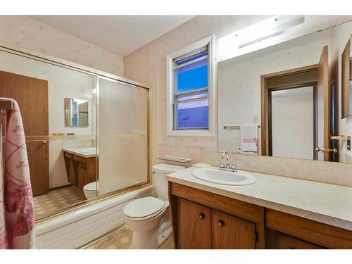 356 Whitworth Way Ne, Calgary, AB - Indoor Photo Showing Bathroom